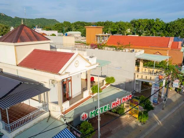 Hải Nam Guesthouse - Family Room with Balcony