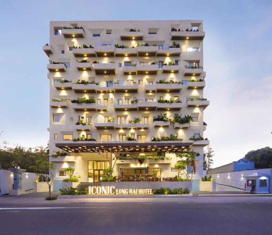 Iconic Long Hải Hotel