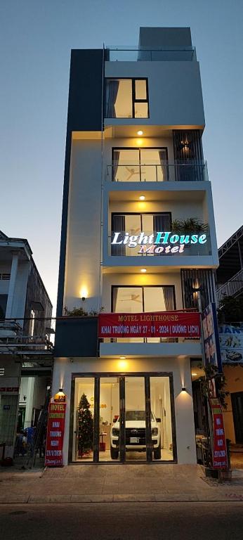 Light House Motel 978