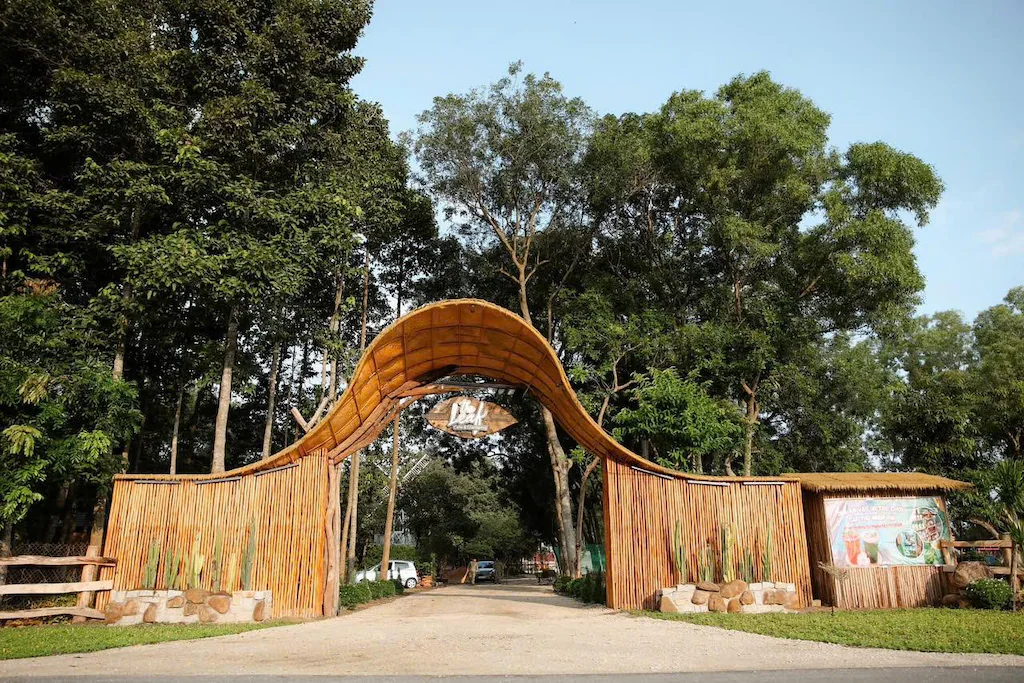 The Leaf Cafe & Glamping