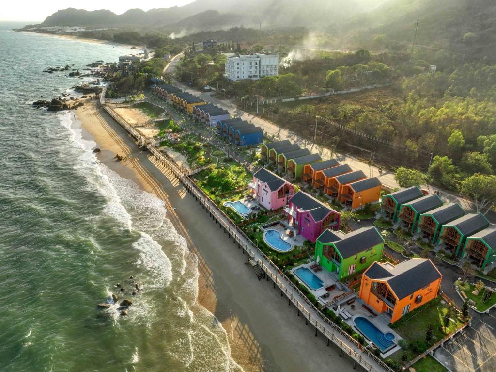 Trân Châu Beach & Resort