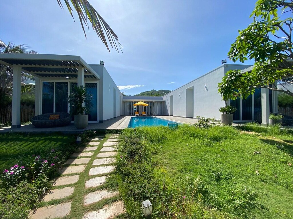 Villa 1502 Oceanami, Sát biển, Hồ bơi riêng, 899m2